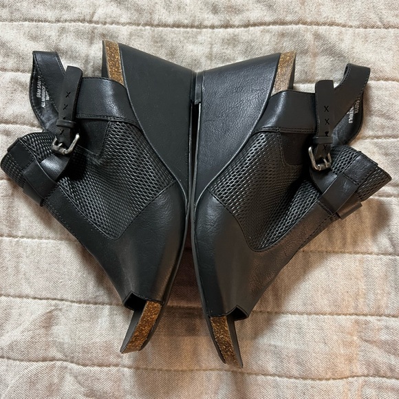 Hocus Pocus Wedge - Picture 3 of 7